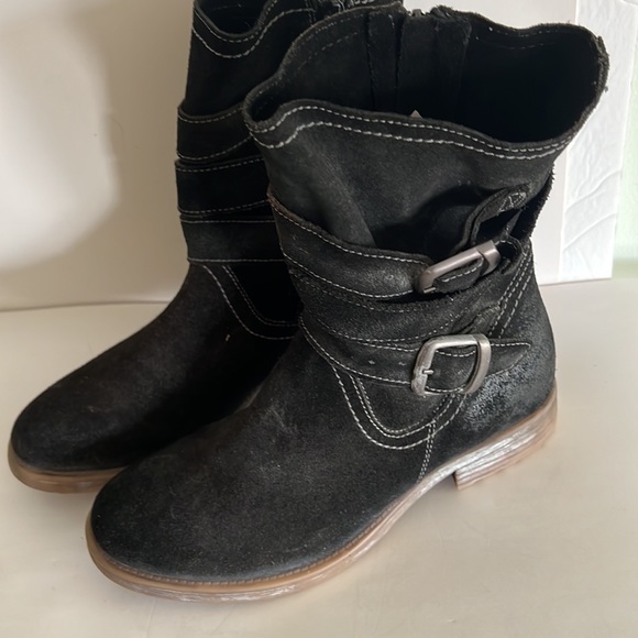 Roan 7.5 Black Suede Distressed Zipper Boots Strappy Design - Picture 10 of 11